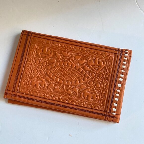 Vintage All Leather Hand tooled Classic Bifold  wallet - Picture 1 of 5
